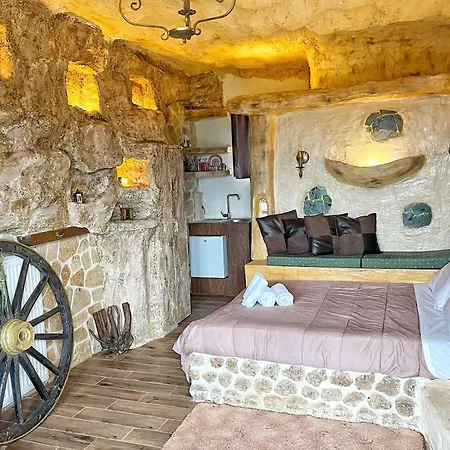 Anilia Guest house 4*