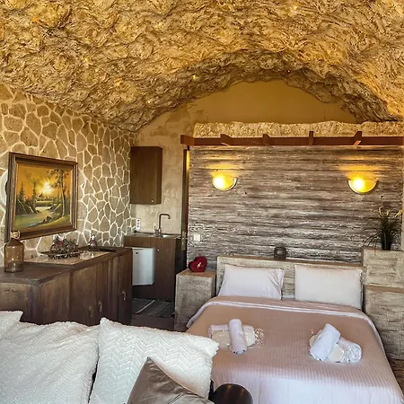 Anilia Guest house 4*