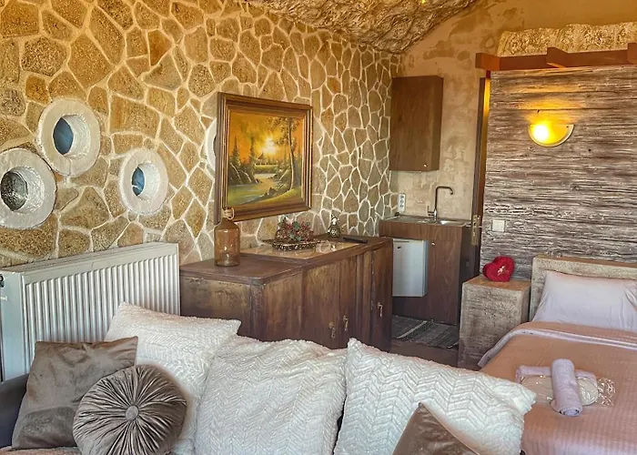 Anilia Synikia Mesi Trikalon